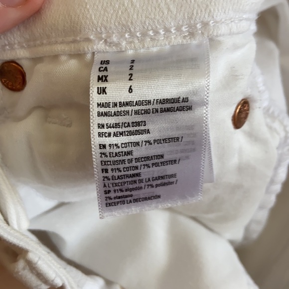 American Eagle White Super Stretch Jean Shorts - Picture 3 of 4